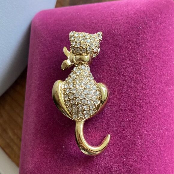 💛 Gold Plated Napier CZ Cat Brooch - Picture 2 of 7